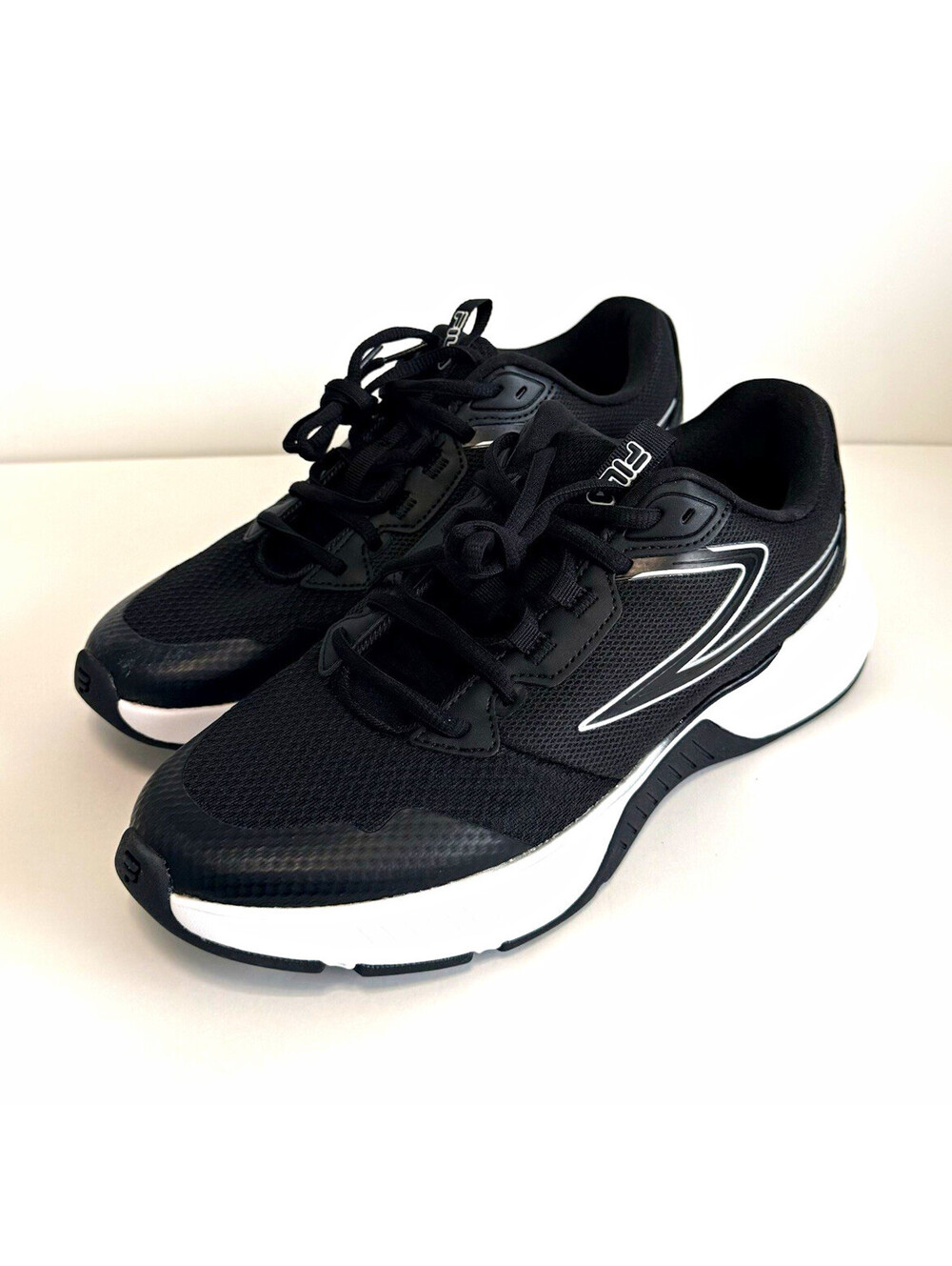 FILA Energized Memory Men’s Size 10 Black White Running Shoes 1GM02809-003